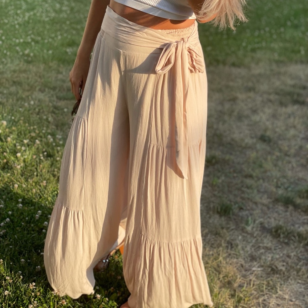 Blue Ivy Flowy tan pants